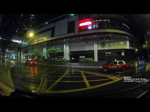 天雨路滑，DC 仲要讓線直出，好彩之前覺得佢無減速。