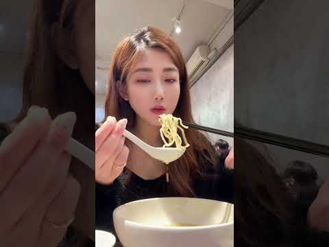 Mini vlog：超濃郁雞湯～宵夜晚餐推薦！｜雞麵Chillmen｜捷運松江南京站｜Lilla 梨柆