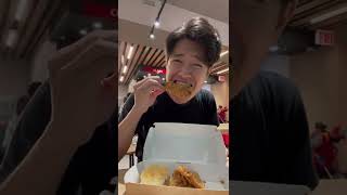 Japanese guy tries Jollibee in Times Square NYC🇺🇸