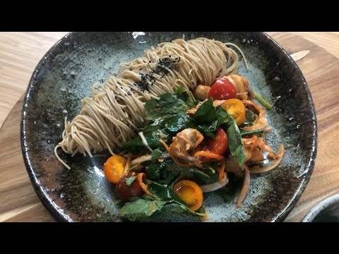 제철 참나물 골뱅이비빔면 (feat. 복숭아고추장)