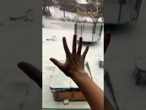 😊🫶🏻 #yt #ytshort #funny #trending #trend #snow #cold #winter #girl