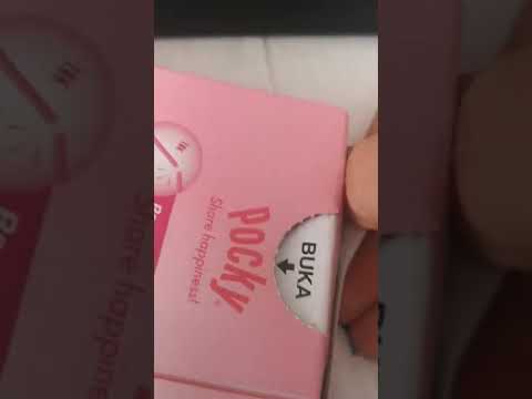 Strawberry pocky taste test!#tastetest #shortvideo #pockysticks