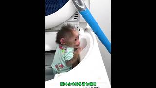 The little monkey hid in the washing machine#cutemonkey #monkey #monkeybaby