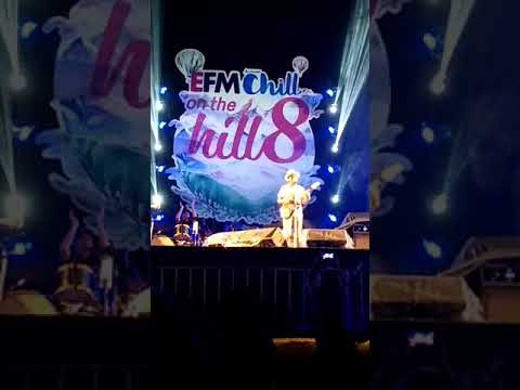 2018-01-27 เธอคือของขวัญ - สิงโต นำโชค #efmchillonthehill8