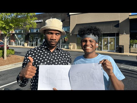 Man Selling Lemonade with his Son Divides Internet