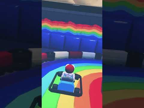 Красный на машине #rainbowfriends #red #roblox