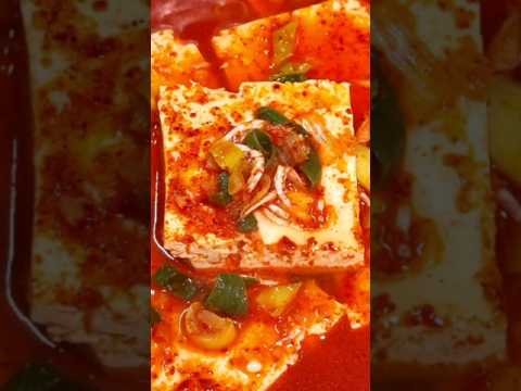 두부찌개에는 새우젓과 들기름을 듬뿍 넣어야 제맛!!