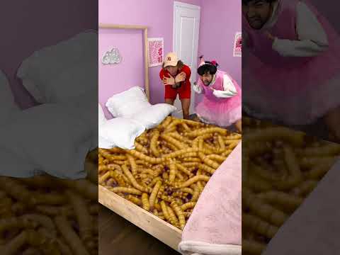 😬 I Tried to Sleep… But The Floor AND Bed Are Lava?! 🔥😱 Game Gone Wrong!