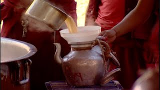 Monks Preparing Butter Tea #monkslife #monkstea #monestry #tibetanmonks #teamaking #buttertea #sera