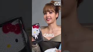 she got gift from vivi . senrio gift  #blackpink #bose #lisamanoban #VIVI#lisa