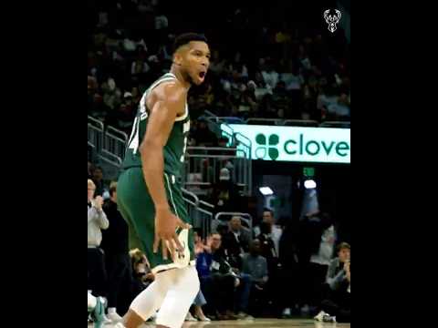 Giannis Antetokounmpo makes it easy for the hoop #nba