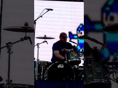 Mega Man Flash Man stage goes hard on the drums!