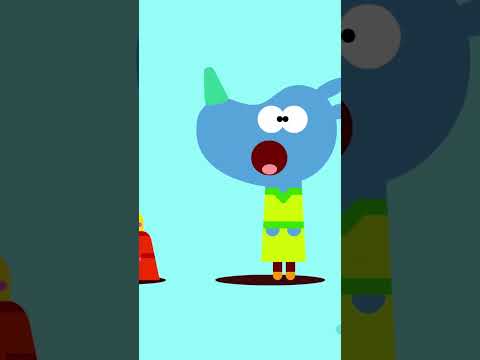 POV: Singing in the shower vs out 👀 🚿 🎶  | Hey Duggee
