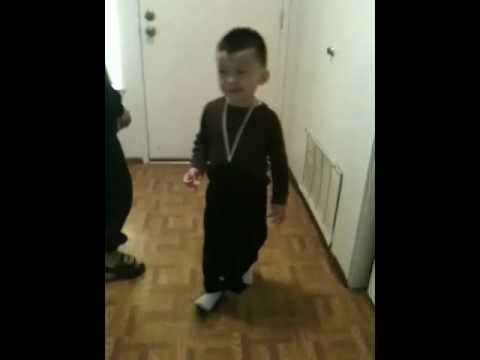 Carter preforming for his fans lol