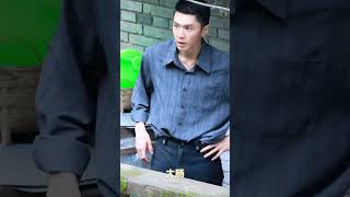 280525 Shan Ge was cleaning dust from his Pant. #chenzheyuan#陈哲远#LightTheDark#把黑夜点燃