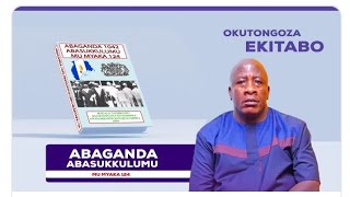 Mzee Magal yeebaziza Muzungu David bwabadde atongoza ekitabo kye eky'abganda abusukulumu ku Labonita