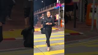 江美仪 在香港街头