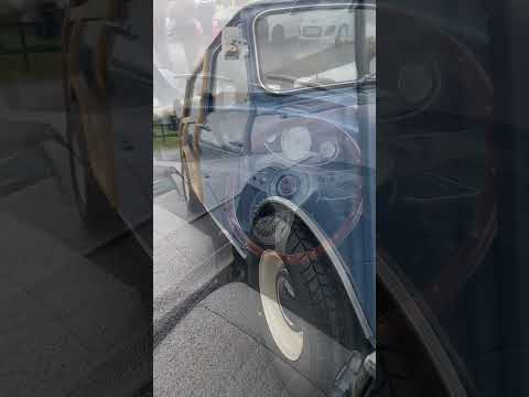 Cool early 60s Mini Countryman. #classicmini #countryman #classiccars #carshow #automobile