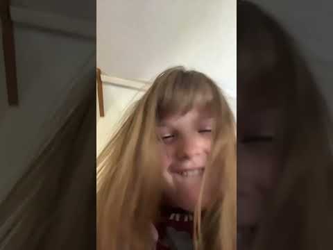￼