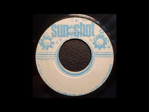 Freddy McKay - It De Yah b/w It De Dub De Yah