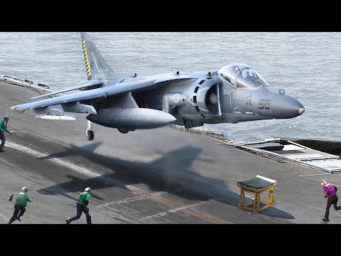 What Happens When US Pilot Tries to Land Jet with Broken Landing Gear at Sea