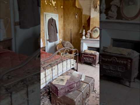 Time Capsule Abandoned Home Loaded With Forgotten Belongings