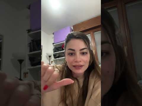 LA CRITICANO PERCHÉ FA TROPPI VIAGGI E SENTITE COME RISPONDE!!