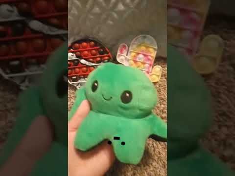 sHoWiNg mY fidget fIdGeT :) ( Daisy Girl)
