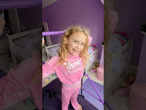 The MIDDLES Sister quiz￼ #jonathanjoly #shorts #sister