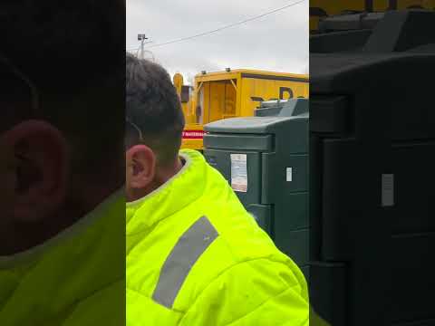 Repo Man vs the road man #shorts #repossessions #repo #car #cars #usa #australia #vehicles #truck