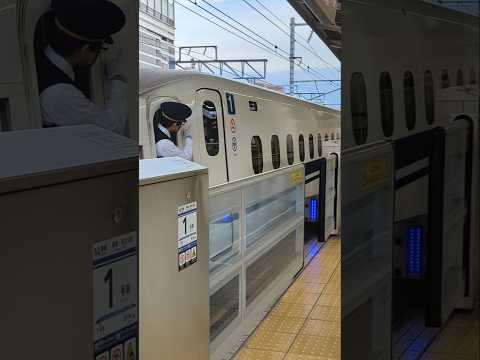 【名古屋駅】東海道新幹線ホームドア閉シーン#shorts