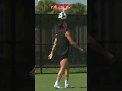 the best football player?#1tranding #messi #ronaldo #youtubeshorts #subscribe #new