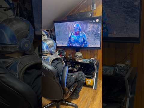 Carmine Watches A Movie #gearsofwar