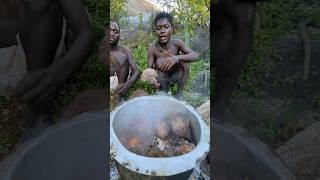 Wild Kitchen With Hunter's Family #trendingshorts #africa #food #animals #foodart #animallife #art