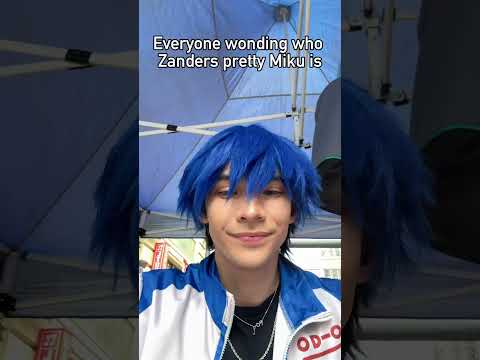 She’s the only pretty Miku to me #hatsunemiku #miku #kaito #cosplay