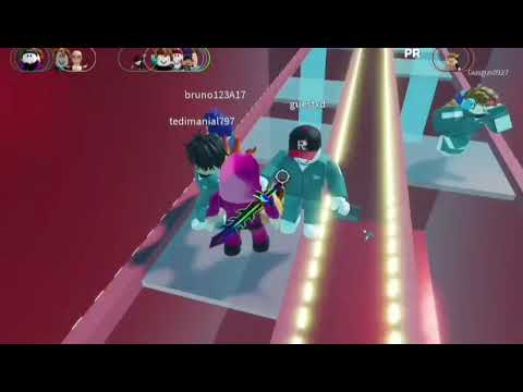 Turning old footage of me playing Roblox on my alt into a meme