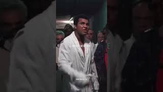 “If you’re afraid, just smile” - Muhammad Ali #muhammadali #rumbleinthejungle #boxing #legend