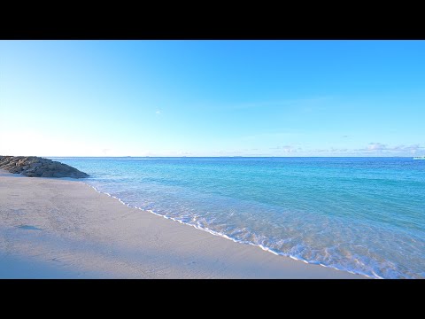 Ocean 4K Ultra HD 🏝 Ocean Waves on a Tropical Island in Maldives