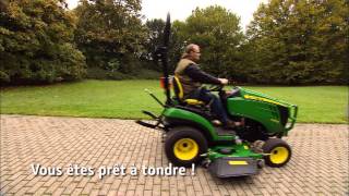 JOHN DEERE 1026R AVEC PLATEAU AUTOCONNECT