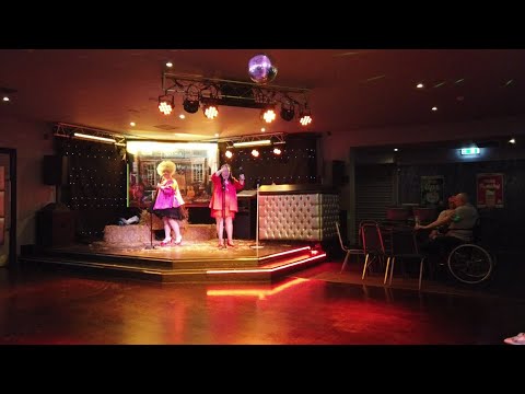 BLACKPOOL  mid  week walkabout,  lifeboat went out &  peep inside ma kellys & Coyote ugly bars