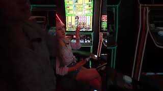ДЖЕКПОТ в казино! Огромный выигрыш! #shorts  #pirsomania #  #пирсомания #девушка  #pirsoman