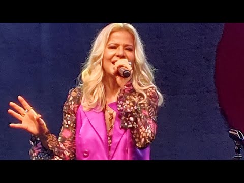 Paula Toller , Kid Abelha ao vivo 2024 trechos Juiz de Fora MG