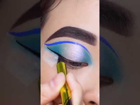 #Shorts Blue & Glitter Eye Makeup