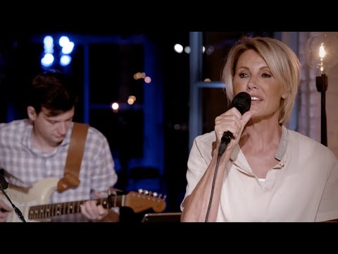 Dana Winner - Fields Of Gold (LIVE From My Home To Your Home)