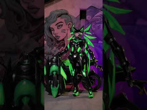 Hot Cosplay Girls Vlog: Riding Motorcycles and Cosplaying Adventures