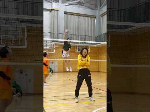 後ろからスパイクが怖すぎる😱 #shorts