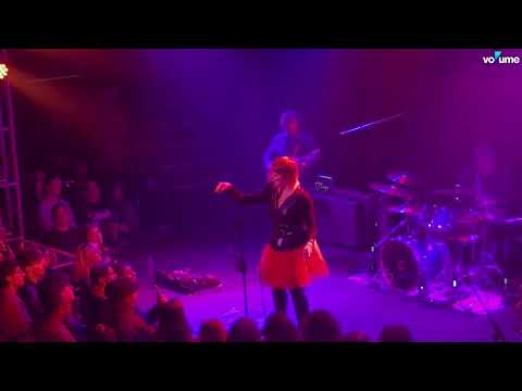 Julia @ Troubadour