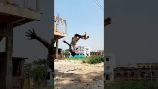 #shortsbhaiveersinghji#funny#backflip #stunt😜😜🖤