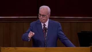 Pastor John MacArthur rebukes religious freedom