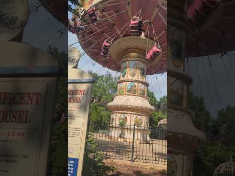 SILVER DOLLAR CITY KIDS RIDE MAGNIFICENT CAROUSEL @sdcattractions #silverdollarcity #fun #branson